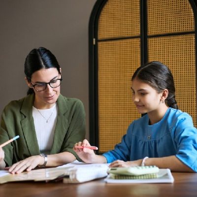 Why Families Prefer An English-Speaking Private Tutor For Global Education